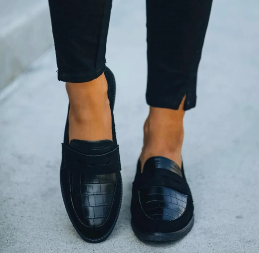 Chic Women's Flat Shoes