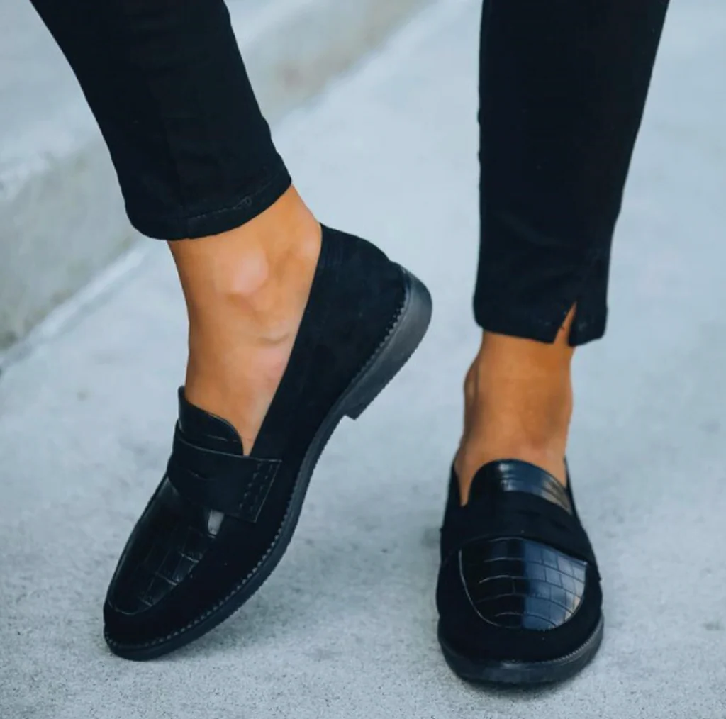 Chic Women's Flat Shoes