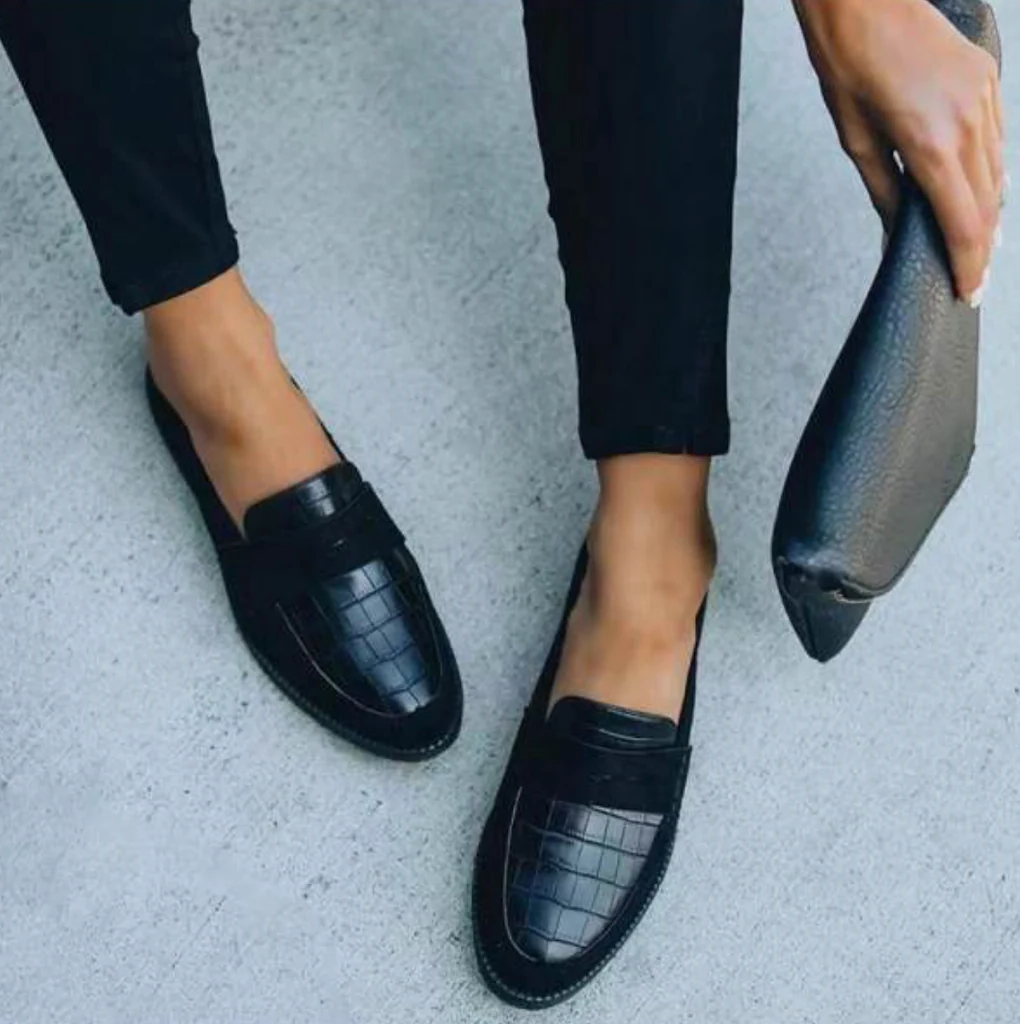 Chic Women's Flat Shoes